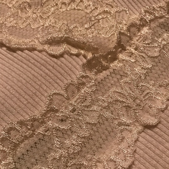 Urban Behaviour Collection White Lace Top - Picture 4 of 4